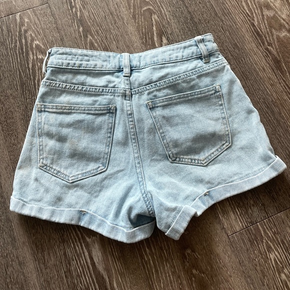 PacSun - Size 24 - Light Wash Mom Short - Picture 4 of 4